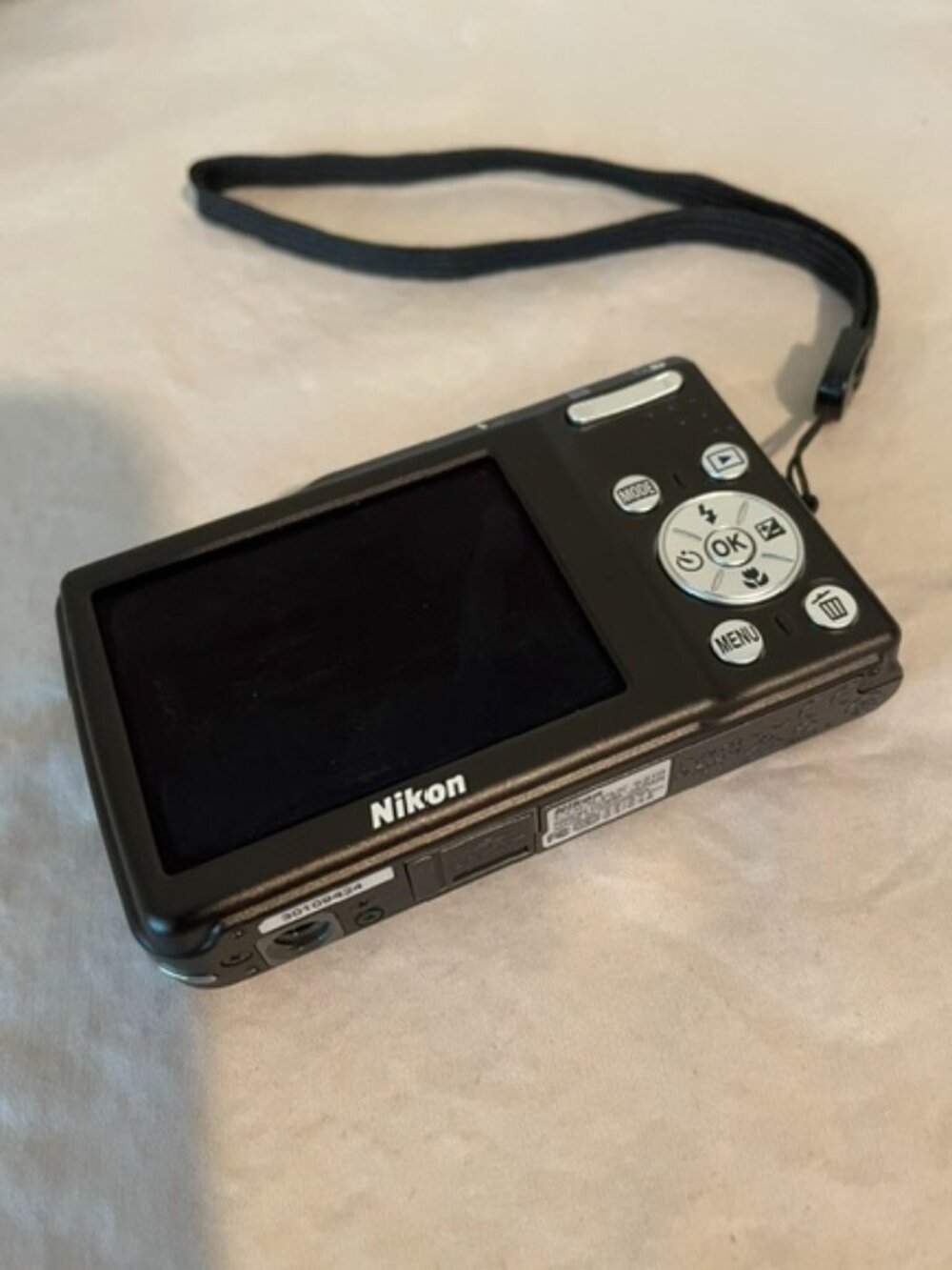 Nikon Coolpix S210 Digital Camera 8.0 MP 3X Optical Zoom - Picture 3 of 11